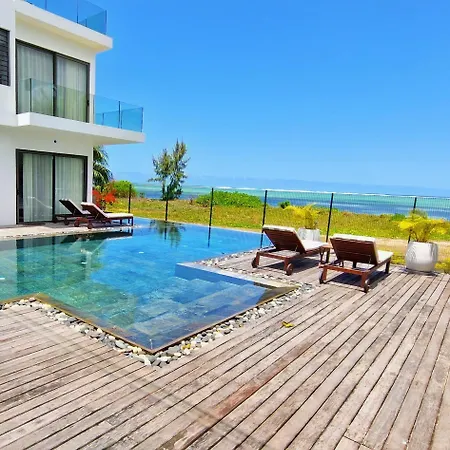Stunning Beachfront Villa For A Perfect Getaway